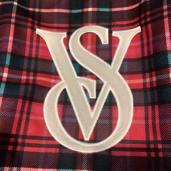 TT: Victoria s Secret Black Friday Holiday 2022 Plaid Tote Bag NWOT - Picture 9 of 12